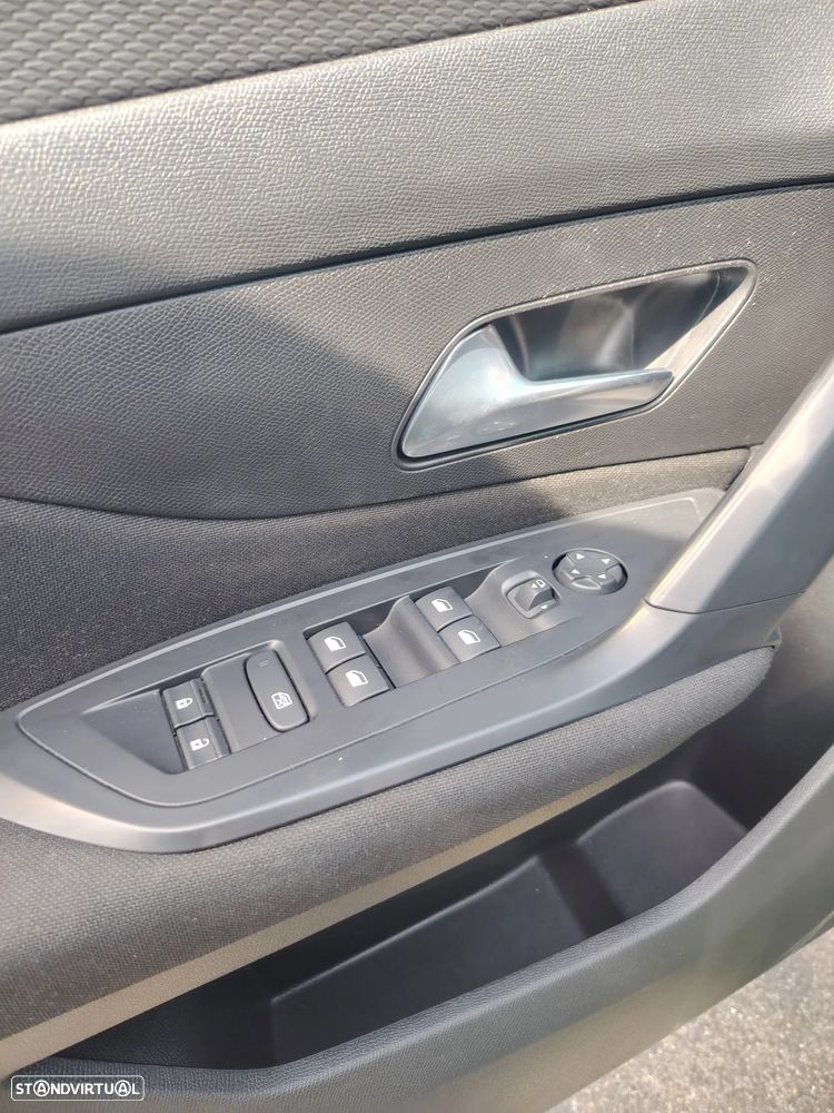 Peugeot 308 1.6 Hybrid Active Pack e-EAT8 - 19