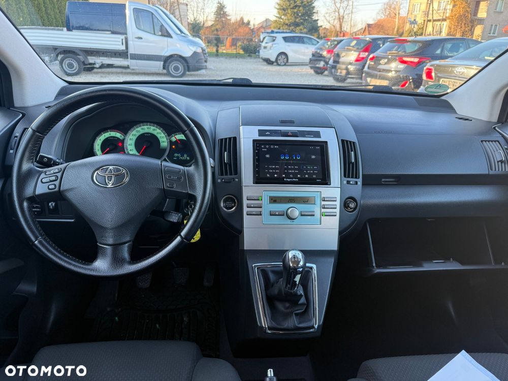 Toyota Corolla Verso 1.8 Sol + 7os - 14