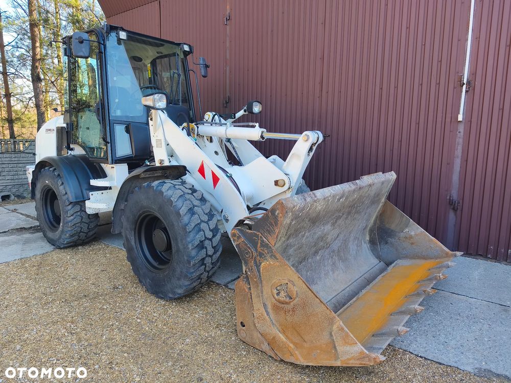 Caterpillar 908 - CAT 906 - 5