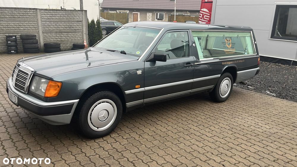 Mercedes-Benz W124 1988 photo 4