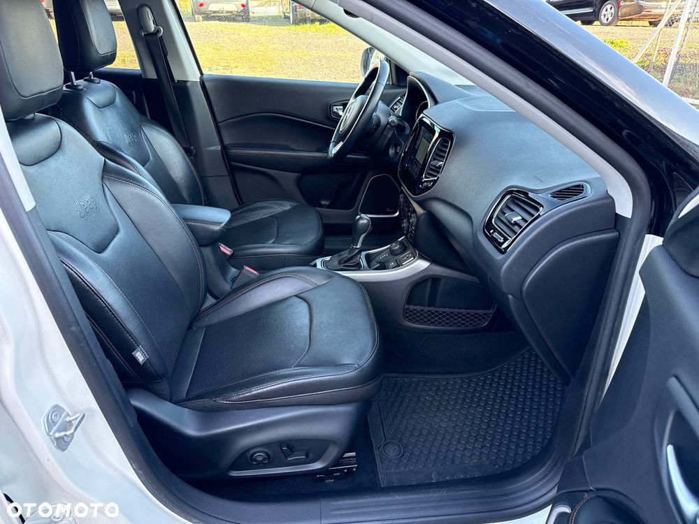 Jeep Compass - 23