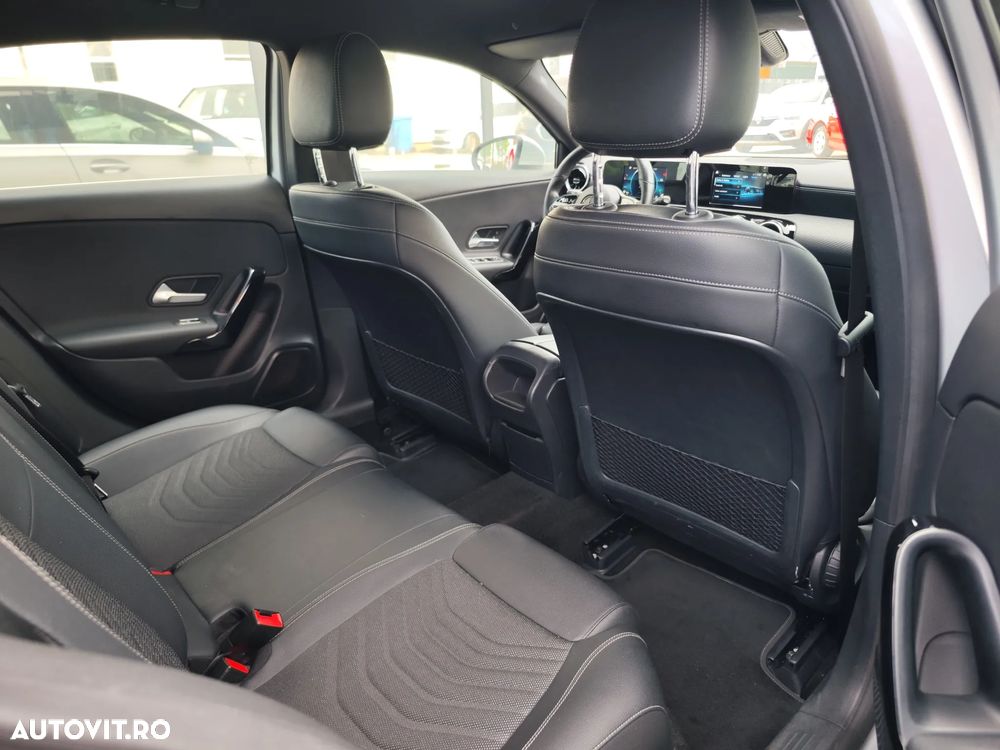 Mercedes-Benz A 180 d 7G-DCT - 12