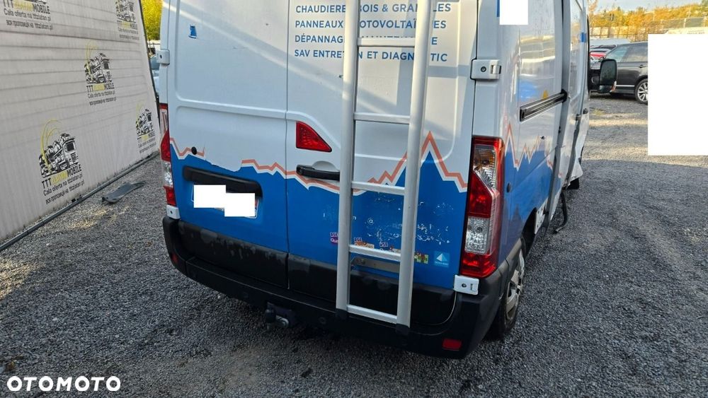 Nissan Interstar - 30