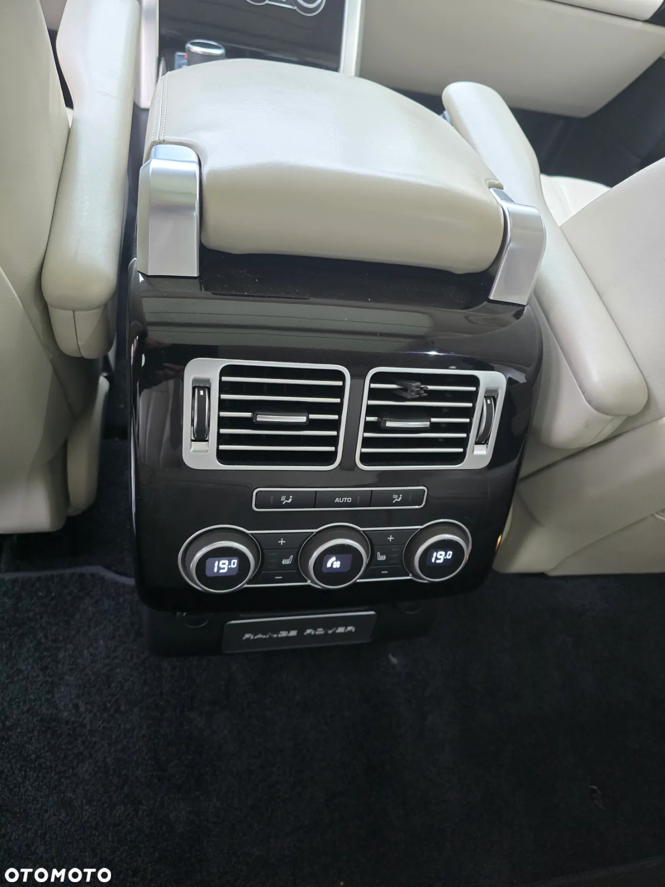 Land Rover Range Rover 4.4SD V8 Vogue - 6