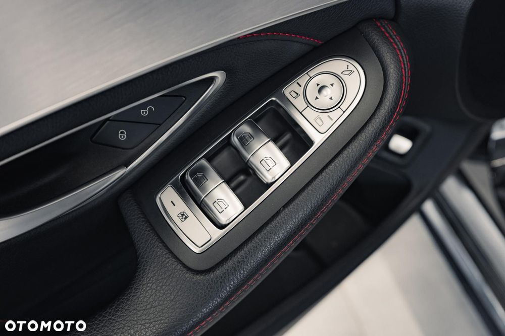 Mercedes-Benz Klasa C 43 AMG 4MATIC - 32