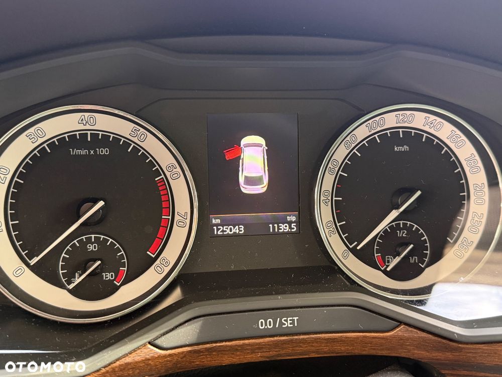 Skoda Superb 2.0 TSI 4x4 DSG Scout - 30