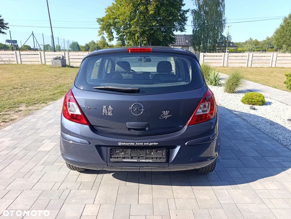 Opel Corsa 1.4 16V Cosmo - 5