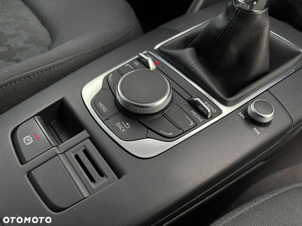 Audi A3 Sportback 1.4 TFSI Attraction - 19