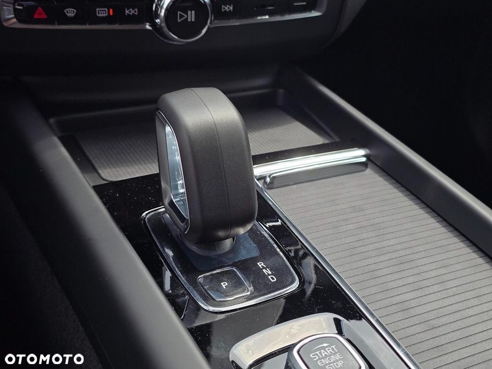 Volvo XC 60 B5 B AWD Core - 19