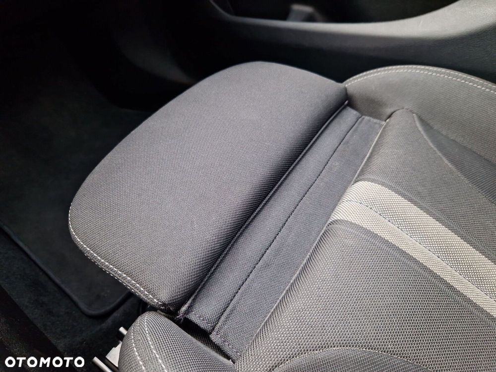 BMW Seria 2 220i GT Advantage sport - 17