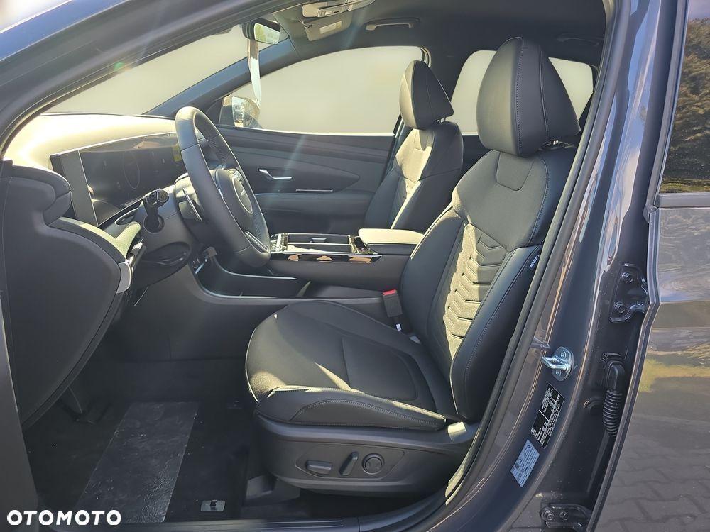 Hyundai Tucson 1.6 T-GDi HEV Executive 4WD - 12