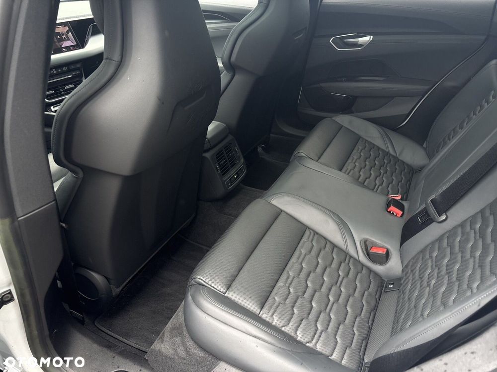 Audi e-tron GT - 32