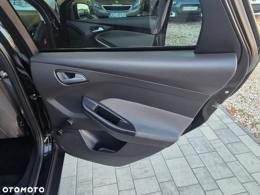 Ford Focus 1.6 TI-VCT Ambiente - 24
