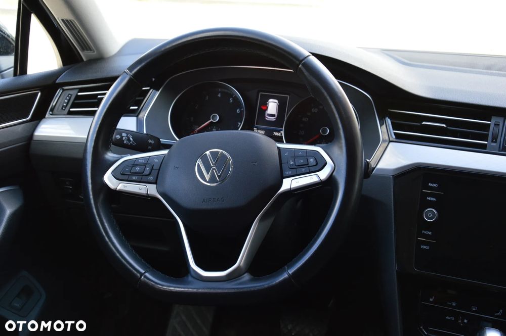 Volkswagen Passat - 18