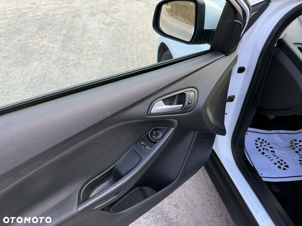Ford Focus 1.5 TDCi SYNC Edition - 21