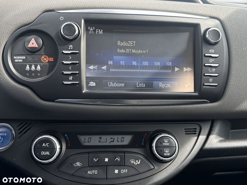 Toyota Yaris Hybrid 100 Premium EU6 - 21