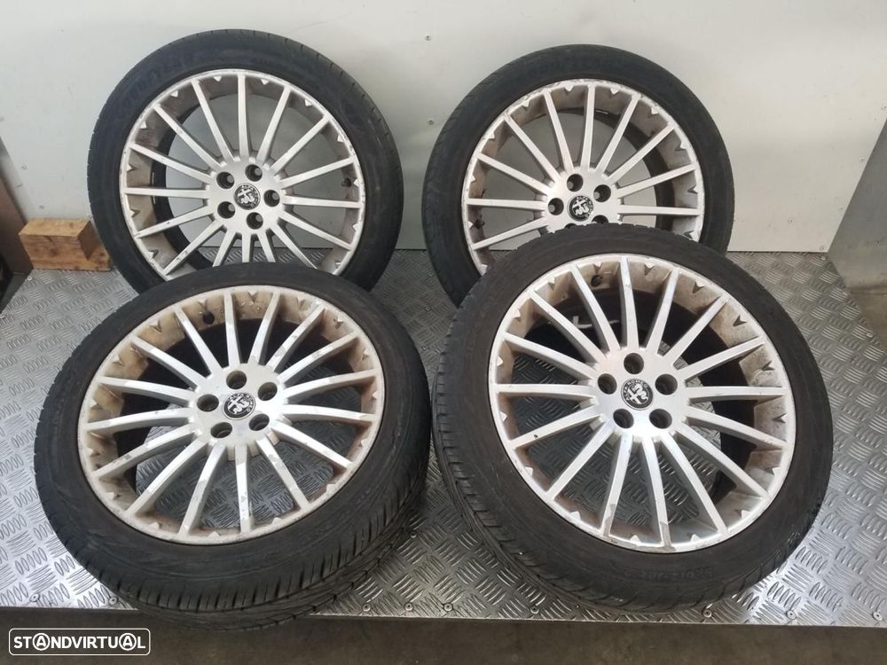 CONJUNTO DE PNEUS ALFA ROMEO GT 125 - 1