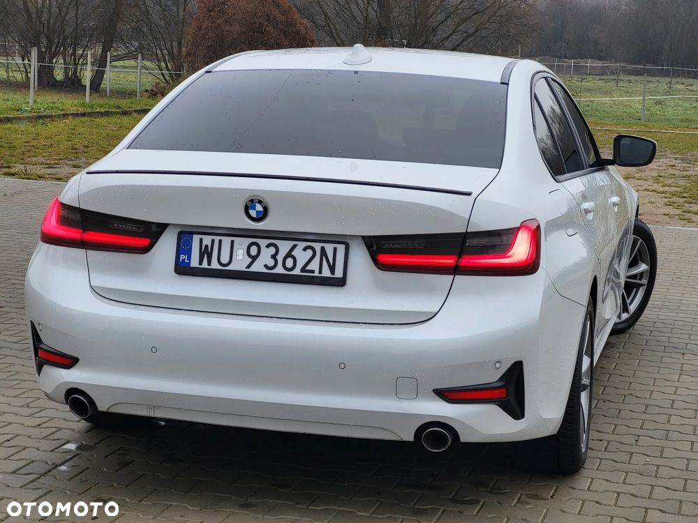 BMW Seria 3 318d Sport Line - 11