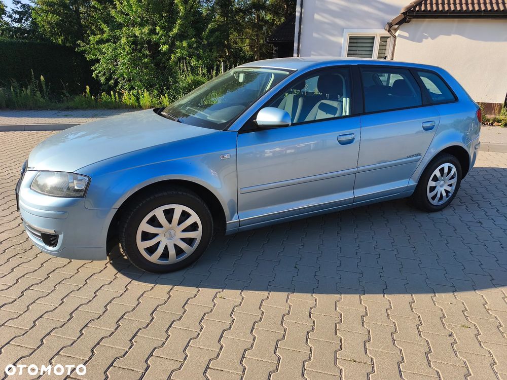 Audi A3 Sportback - 1