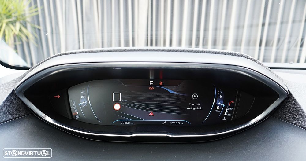 Peugeot 3008 PureTech 130 Stop & Start GPF EAT8 Active — fotografia 24