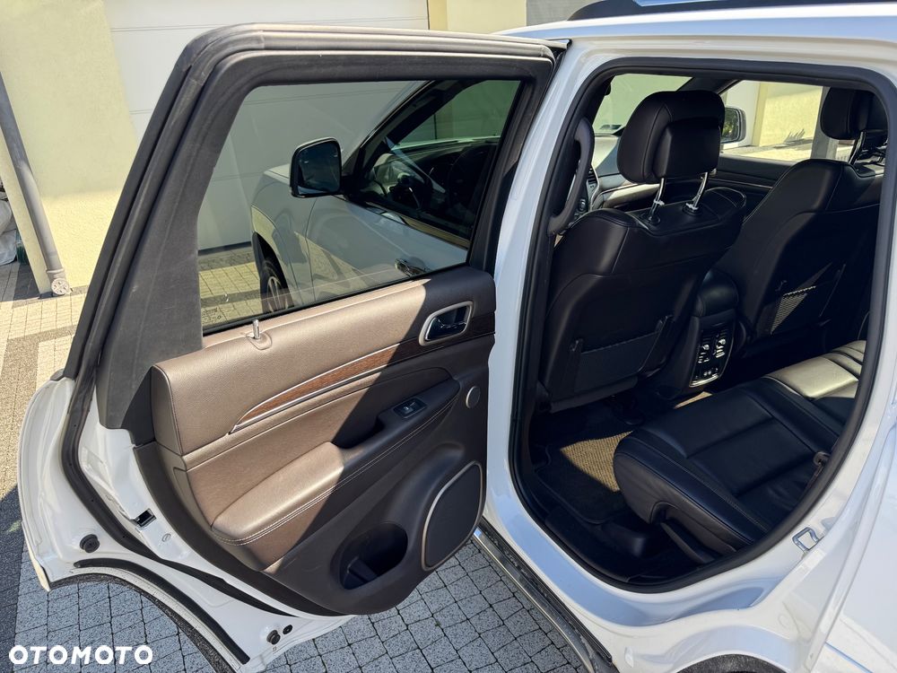Jeep Grand Cherokee 3.0 CRD Overland Summit EU6 - 13