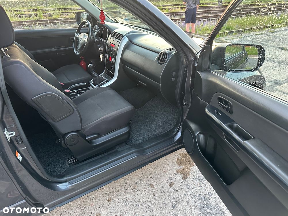 Suzuki Grand Vitara 1.6 Comfort - 16