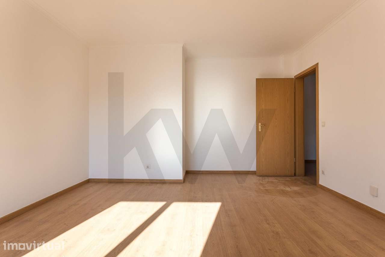 Apartamento T2 para Venda na Quinta dos Barros, Alvalade, com Garagem - Grande imagem: 3/19