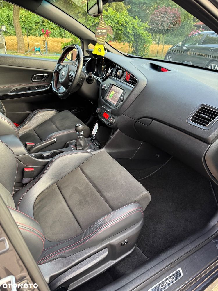 Kia Ceed 1.6 T-GDI GT - 10