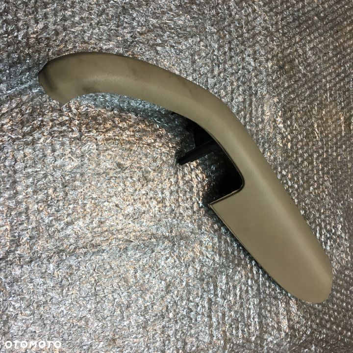 UCHWYT RĄCZKA DRZWI AUDI A4 B6 8E0867374 TWIST - 1