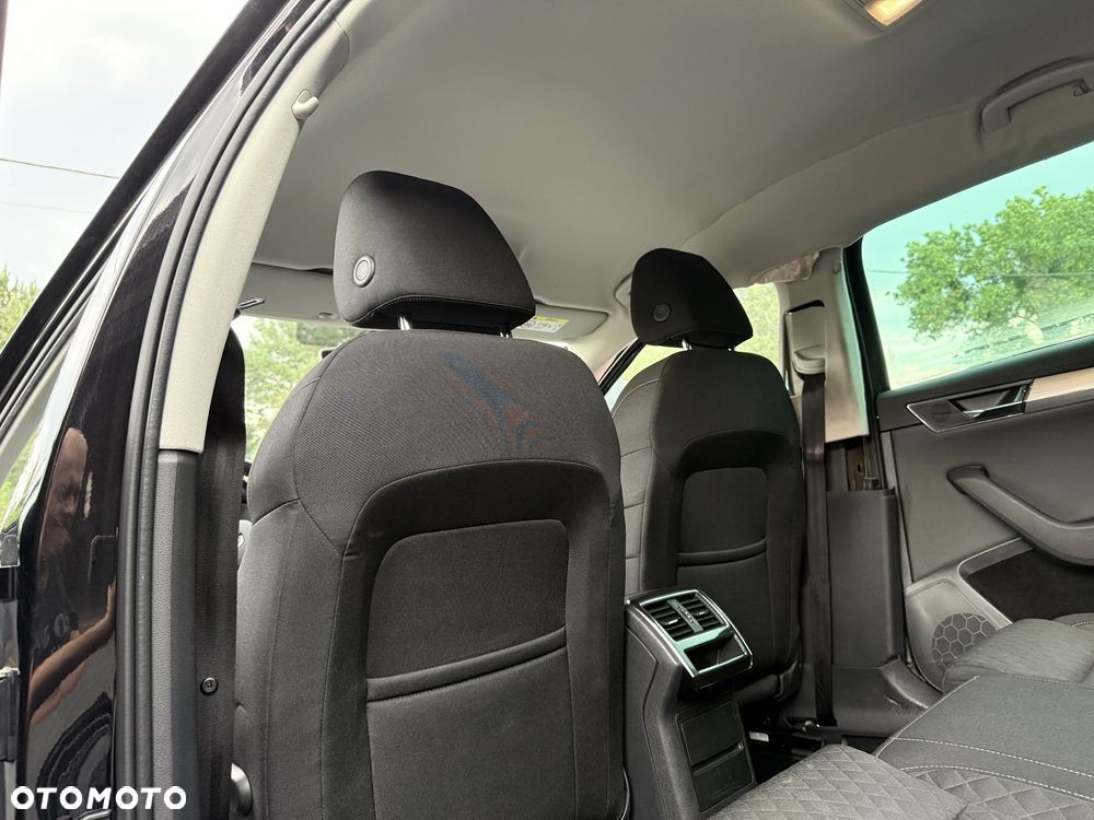 Skoda Superb 2.0 TDI DSG Premium Edition - 26