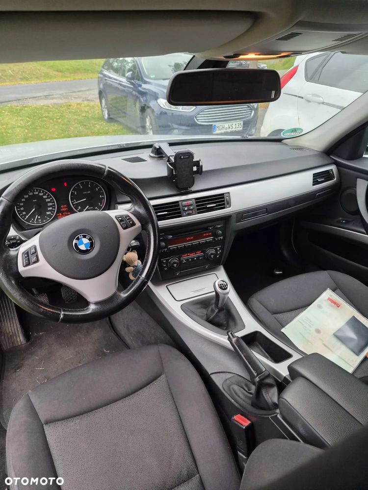 BMW Seria 3 318i - 19