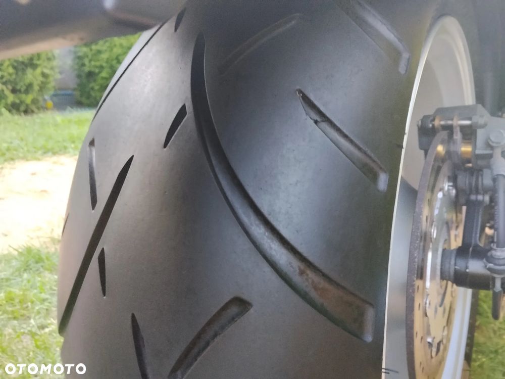 Suzuki Intruder - 12