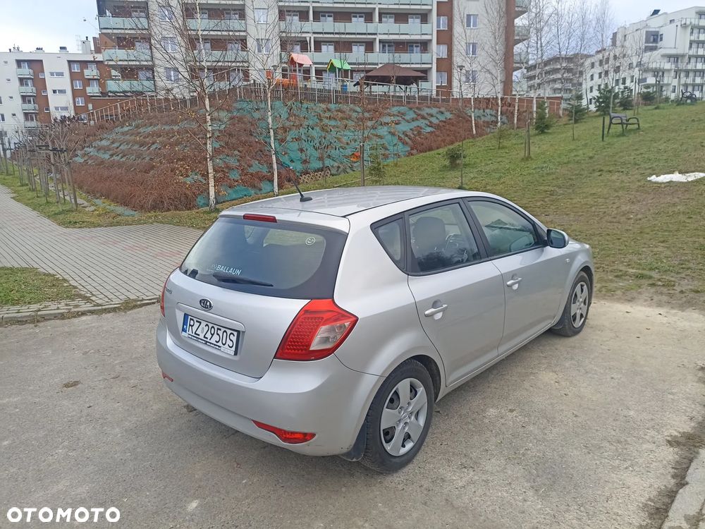 Kia Ceed - 5