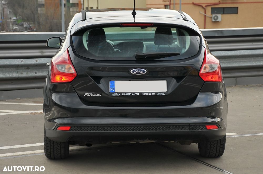 Ford Focus 1.6 TDCI DPF Titanium - 8