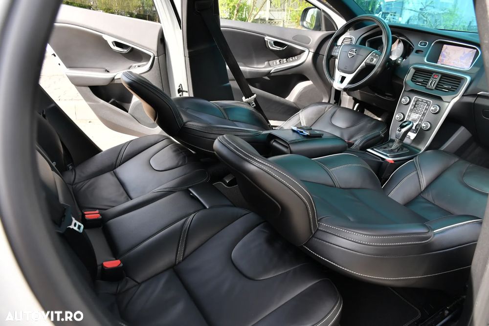 Volvo V40 D3 Geartronic RDesign - 15