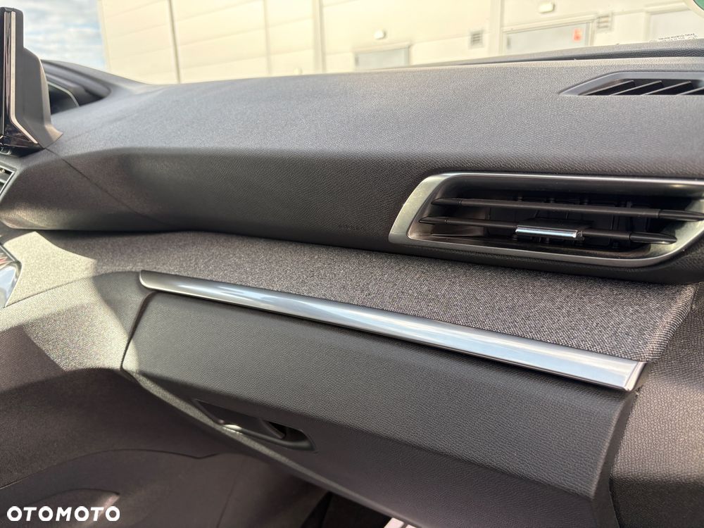 Peugeot 3008 PureTech 130 Stop & Start GPF EAT8 Allure - 26