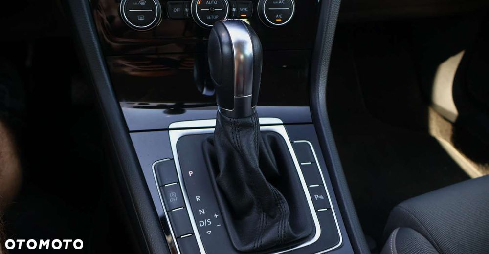 Volkswagen Golf - 30
