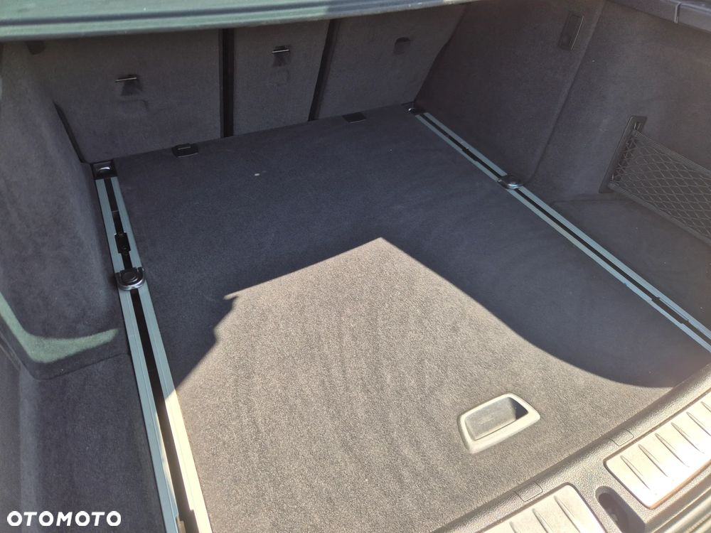 BMW 3GT 318d Luxury Line - 13