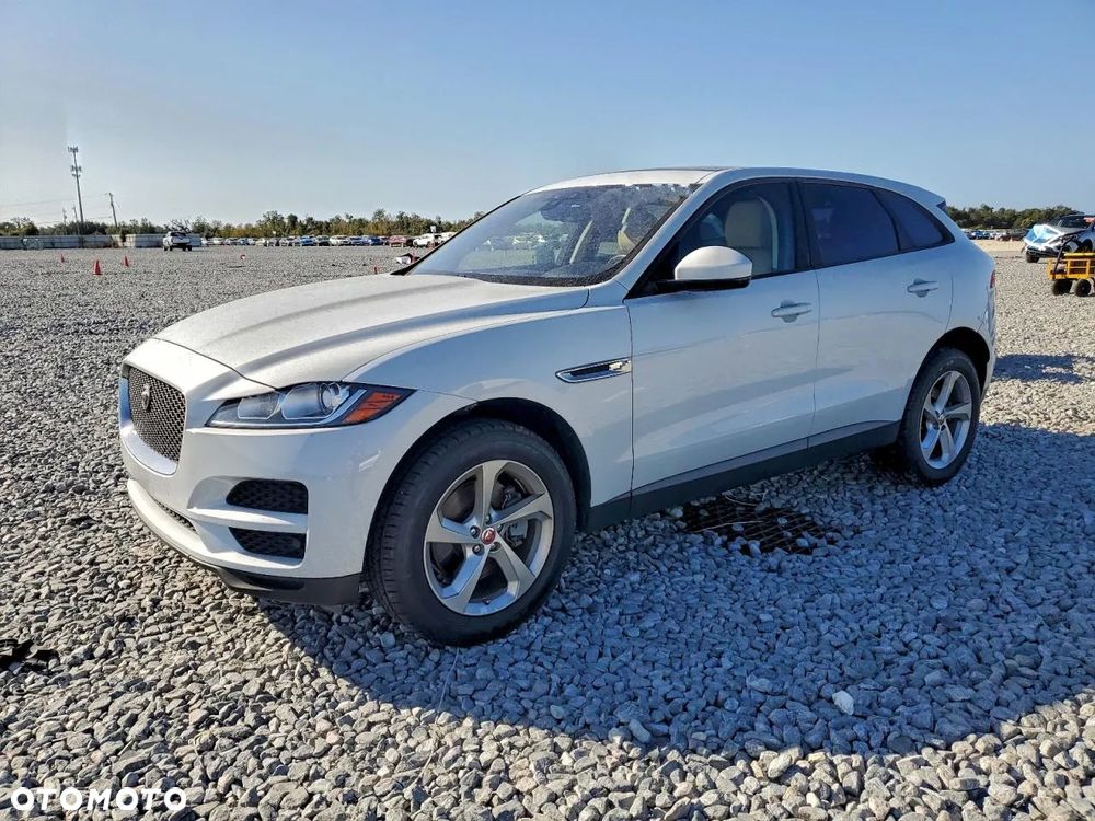 Jaguar F-Pace 25t AWD Prestige - 2