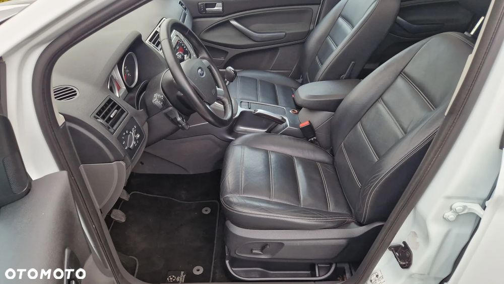 Ford Kuga 2.0 TDCi 2x4 Titanium - 11