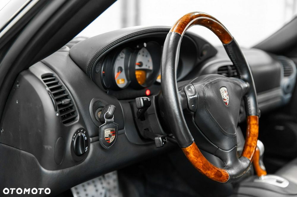 Porsche 911 - 26