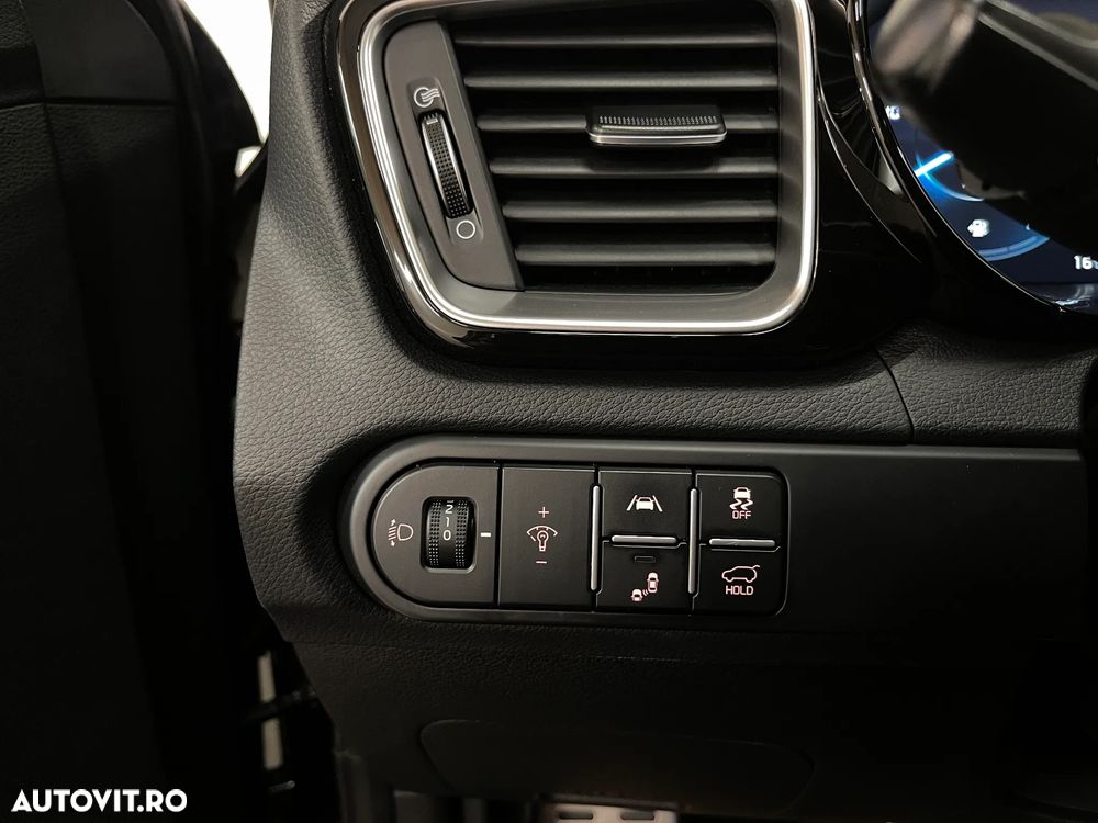 Kia Ceed 1.6 CRDi (48V Mild-Hybrid) DCT7 Platinum - 29