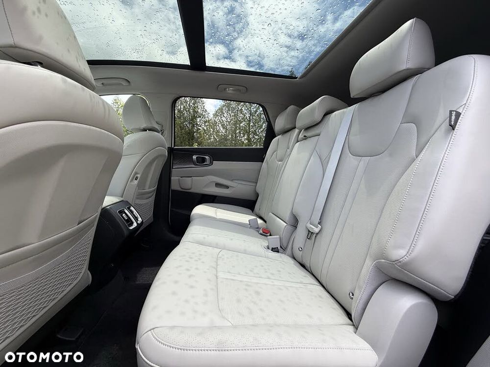 Kia Sorento - 12