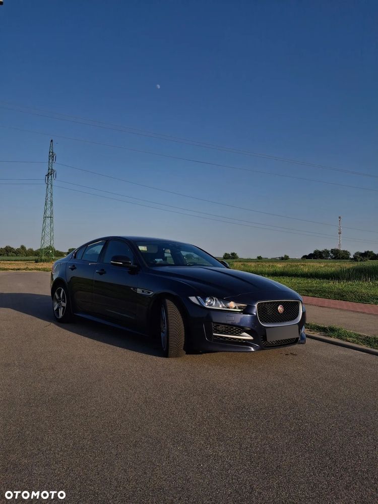 Jaguar XE 2.0 T R-Sport - 1