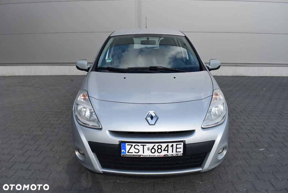 Renault Clio - 24