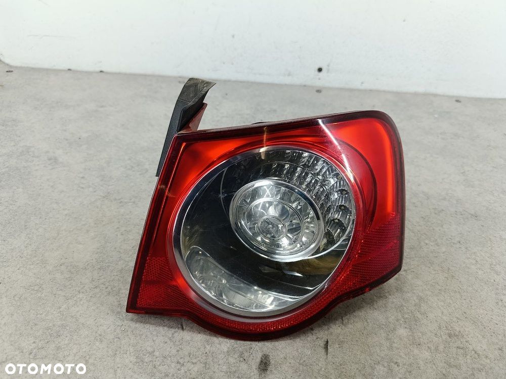 LAMPA TYLNA PRAWA VW PASSAT B6 3C5945096C SEDAN - 2