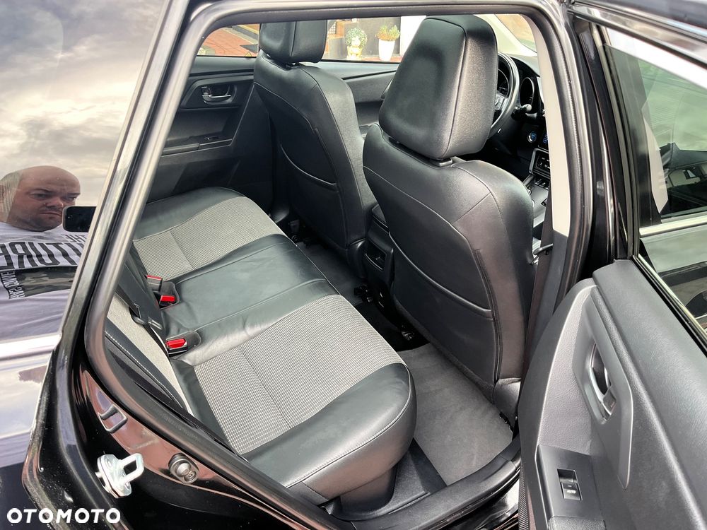 Toyota Auris ver-1-8-hsd-luna - 20