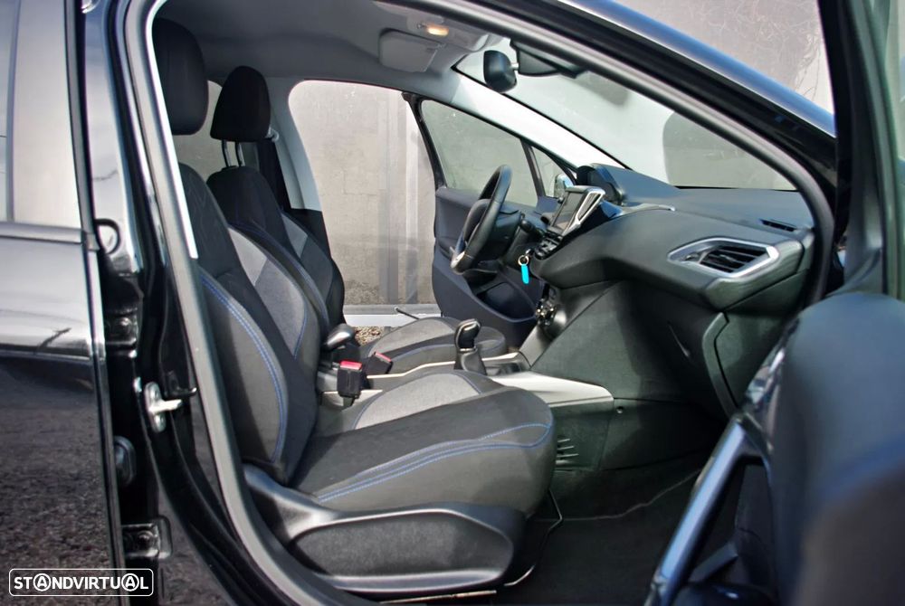 Peugeot 2008 1.2 PureTech Style - 18