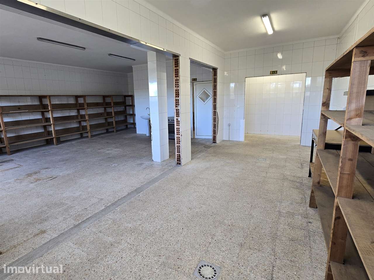 Pavilhão / Espaço de escritório para arrendar em Fagilde, Mangualde - Grande imagem: 5/9