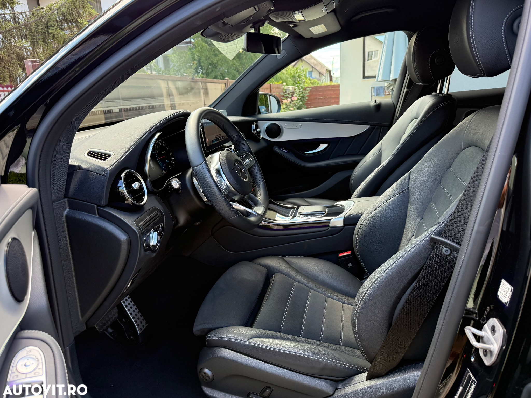 Mercedes-Benz GLC Coupe 300 e 4Matic 9G-TRONIC AMG Line - 12